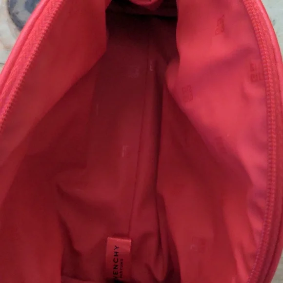NWOT Givenchy Makeup Bag - Picture 5 of 6